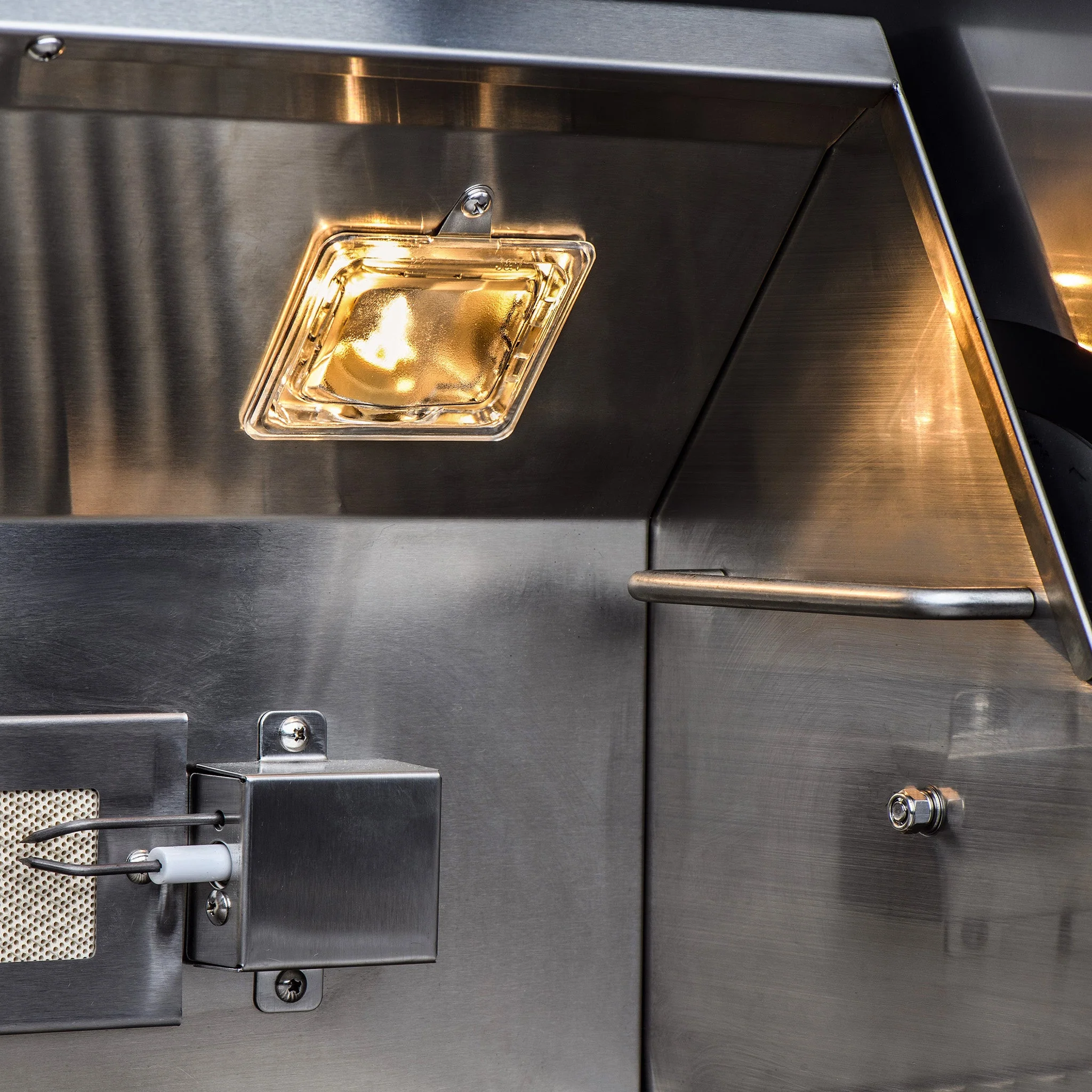 34" Blaze Professional Built-In Grill with Rear Infrared Burner - Image 10