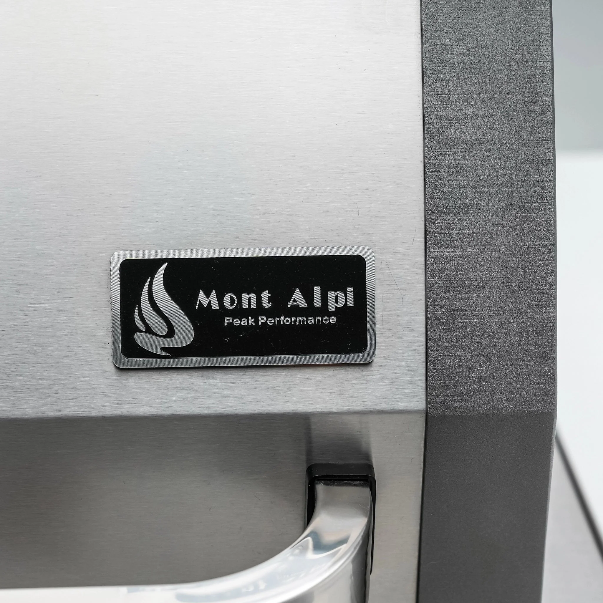 Deluxe 4-Burner 45 Degree Corners with Side Burner and Rotisserie Kit Stainless Steel Propane Gas BBQ Island Grill - MAi400-D45 by Mont Alpi - Image 12