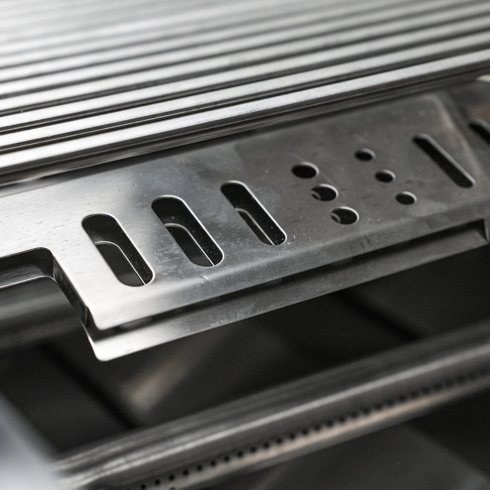 Deluxe 6-Burner 90 Degree Corner with Beverage Center and Fridge Cabinet Stainless Steel Propane Gas BBQ Island Grill - MAi805-D90BEVFC by Mont Alpi - Image 16