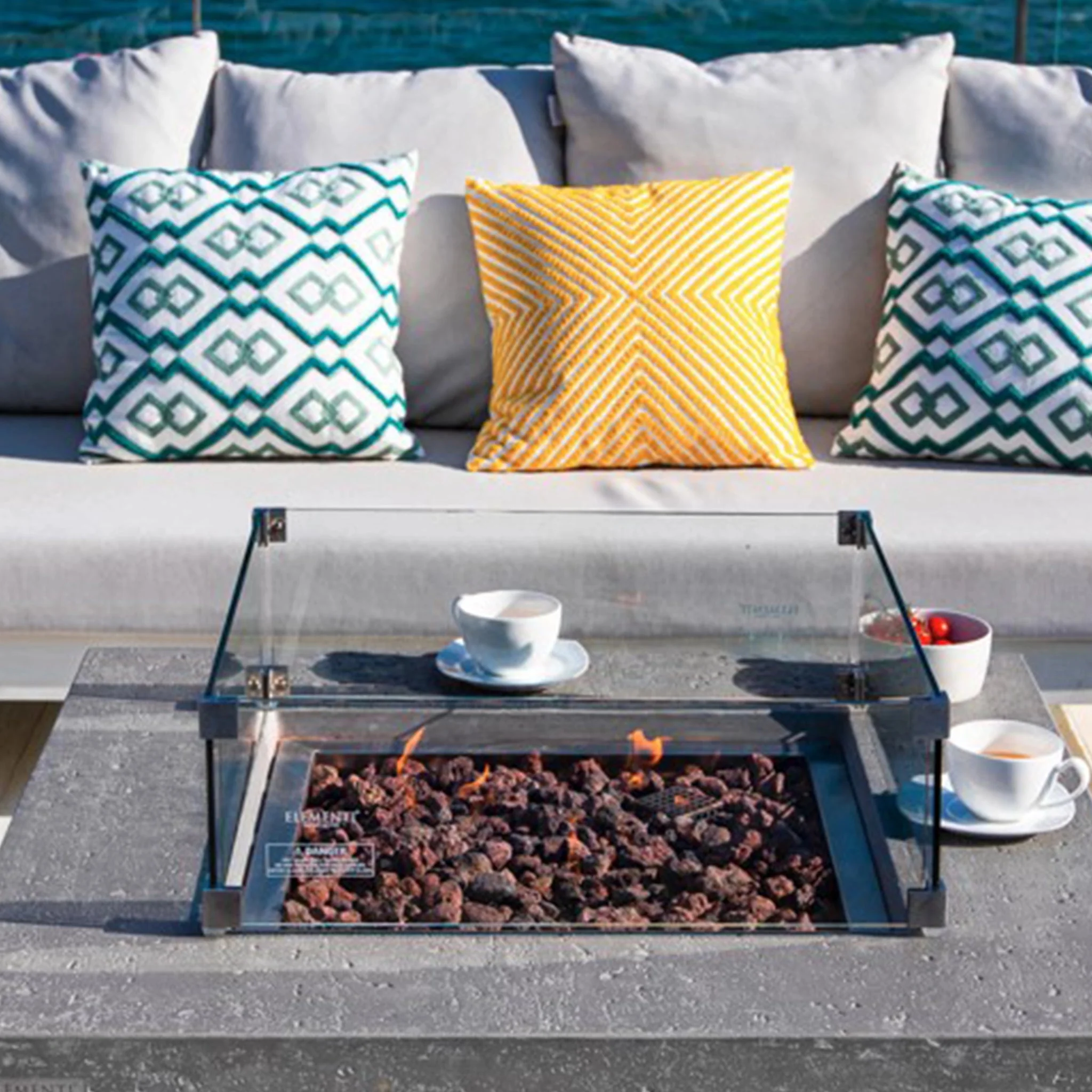 22" Square Manhattan Glass Wind Guard by Elementi - Image 4