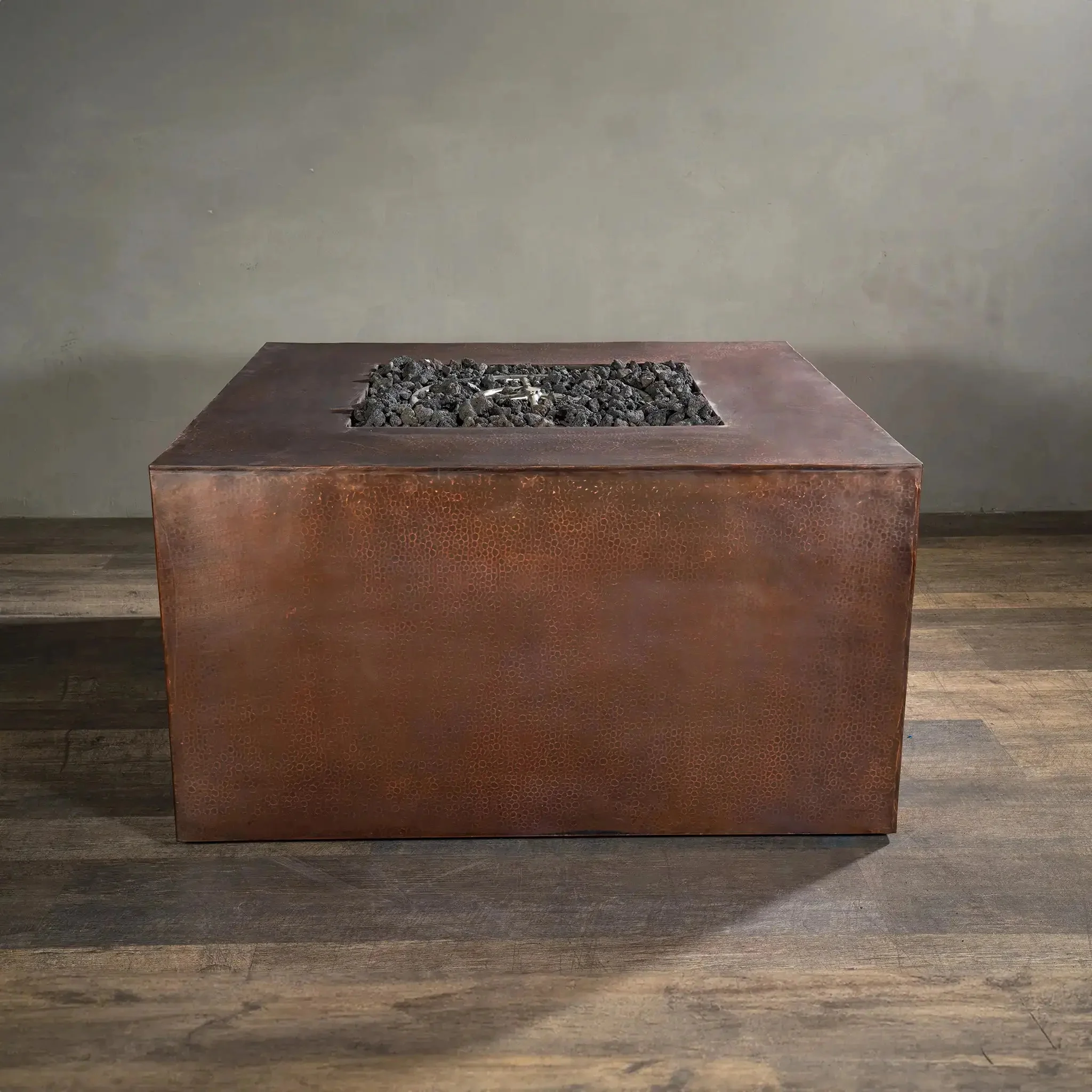 Starfire Designs Gravity Moreno 45" W Square Copper Fire Pit - MORGRAV454524 - Image 5